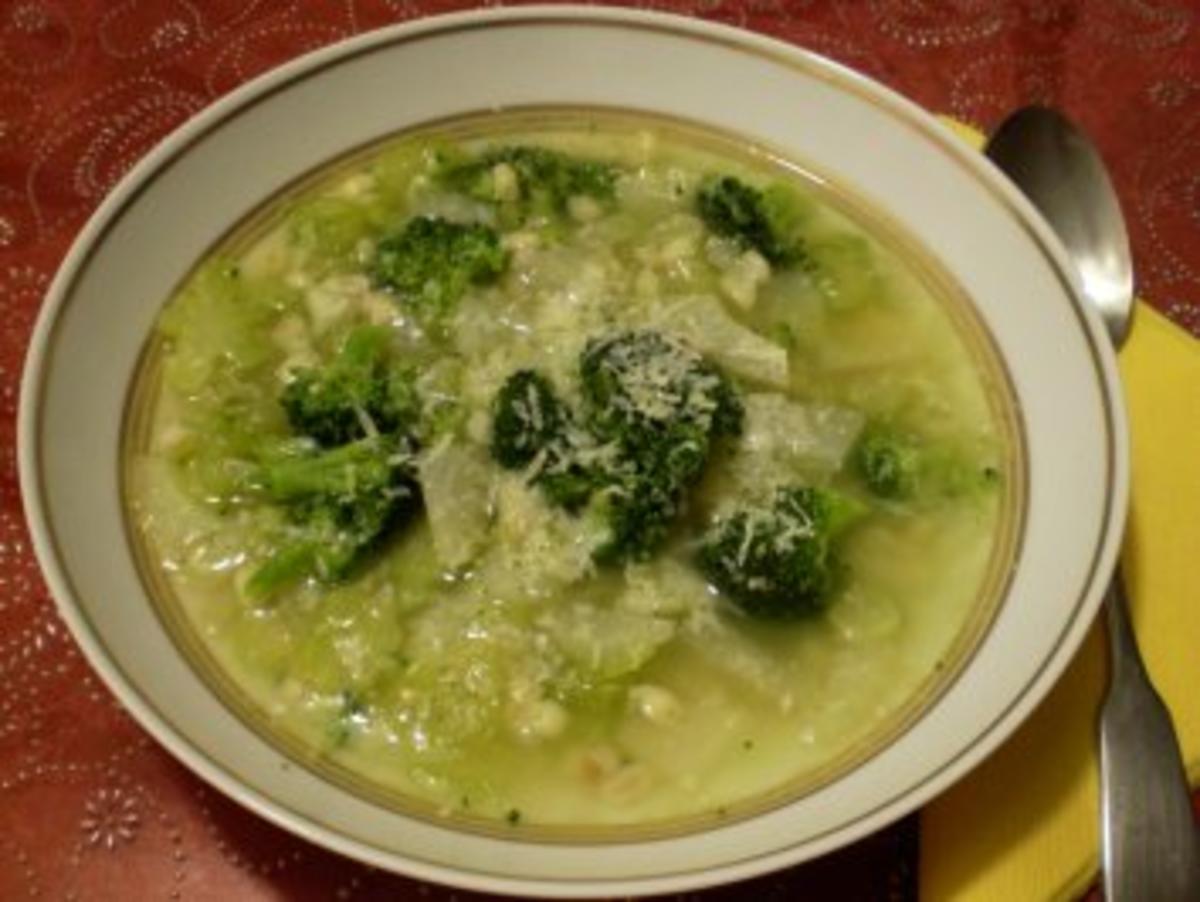 Graupensuppe mit Fenchel und Brokkoli - Rezept