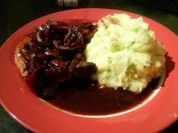 Tylls besoffene Sau (Schweinekotelettes in Rotweinsoße) - Rezept