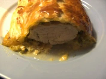 Rezept: Fleisch: Schweinefilet mit Camembert in Blätterteig Bild Nr. 6 Fleisch: Schweinefilet mit Camembert in Blätterteig - Rezept - Bild Nr. 6