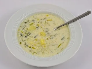 Rezept: Käse-Lauchsuppe mit Hackfleisch Käse-Lauchsuppe mit Hackfleisch - Rezept