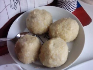 Rezept: Hackfleischklopse mit Kartoffelklöße und Pilzragout Bild Nr. 6 Hackfleischklopse mit Kartoffelklöße und Pilzragout - Rezept - Bild Nr. 6