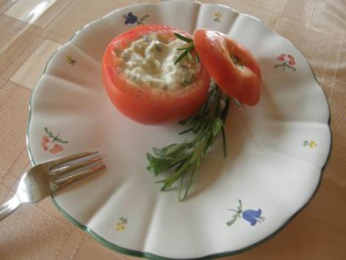 Tomaten mit Mozarella gefüllt - Rezept