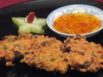 Rezept: Fleischplätzchen mit Bohnen - Tod Man Gai Fleischplätzchen mit Bohnen - Tod Man Gai - Rezept