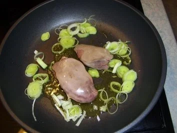 Gänseleber an Thymian,- Lauch,-  Rotwein,- Jägersauce - Rezept - Bild Nr. 5