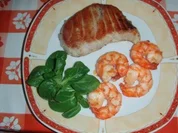 Thunfisch -  Riesencrevetten ohne Schalen und ein gemischter Salat - Rezept