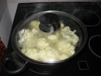 Rezept: Blumenkohl mit Schinken-Schmand-Soße Bild Nr. 2 Blumenkohl mit Schinken-Schmand-Soße - Rezept - Bild Nr. 2