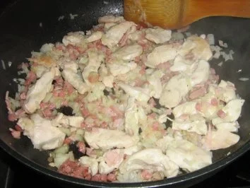 Rezept: Hähnchenbrustfiletstreifen mit Pfifferlingen im Blätterteigmantel Bild Nr. 4 Hähnchenbrustfiletstreifen mit Pfifferlingen im Blätterteigmantel - Rezept - Bild Nr. 4