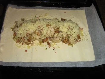 Rezept: Hähnchenbrustfiletstreifen mit Pfifferlingen im Blätterteigmantel Bild Nr. 7 Hähnchenbrustfiletstreifen mit Pfifferlingen im Blätterteigmantel - Rezept - Bild Nr. 7