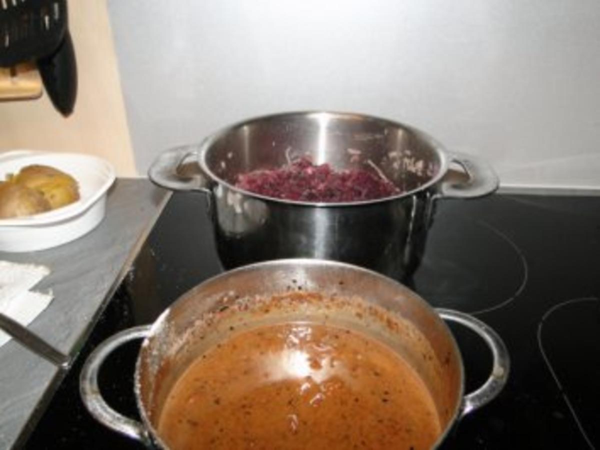 Wildschweinkeule mit Rotweinsauce, - einfach - 398 kcal/100g