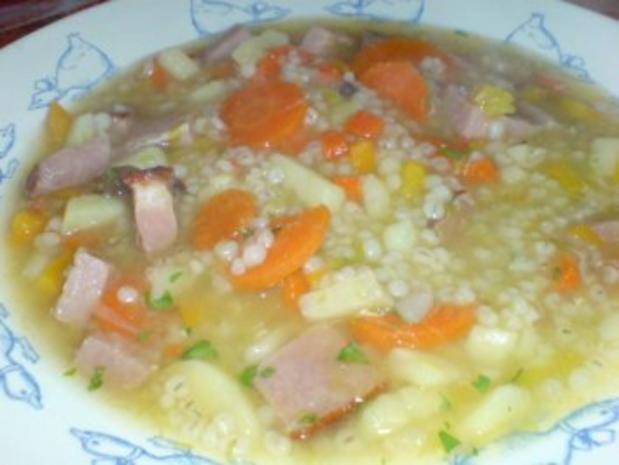 Graupensuppe mit Kassler, Rauchfleisch oder Beinscheiben vom Rind und ...