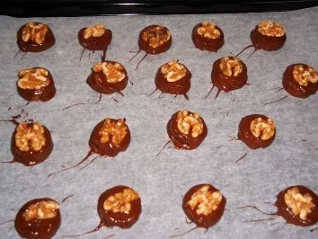 Rezept: Pistazientaler mit Walnuss Bild Nr. 2 Pistazientaler mit Walnuss - Rezept - Bild Nr. 2