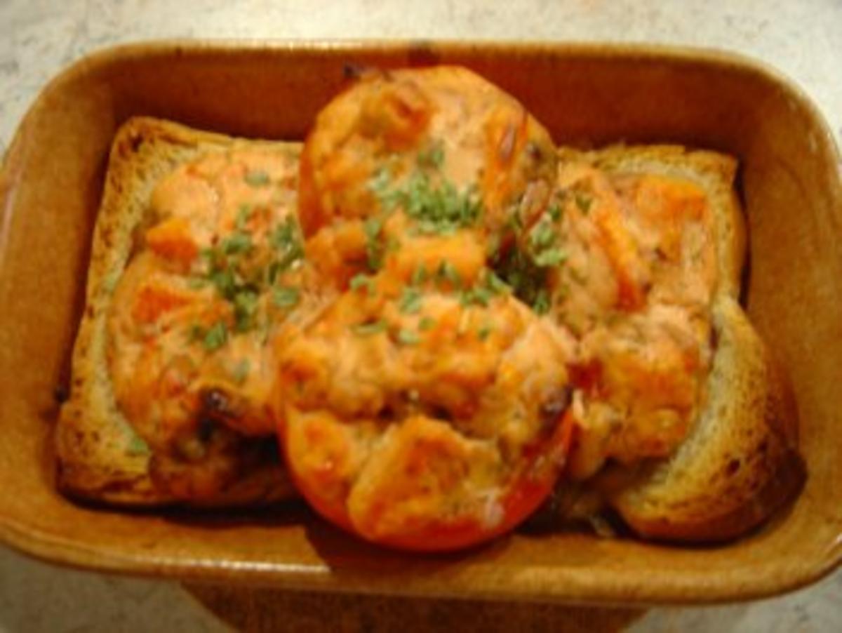 Tomaten mit Garnelen-Füllung... überbacken - Rezept