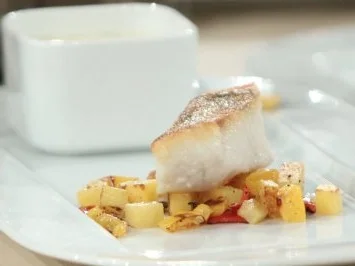 Steckrübensuppe mit Zanderklößchen á la Henze - Rezept