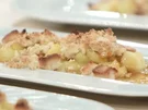 Apple-Crumble mit Amarettini-Sahne-Sauce á la Henze - Rezept