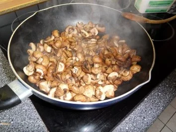 Champignonsosse mit Bandnudeln - Rezept