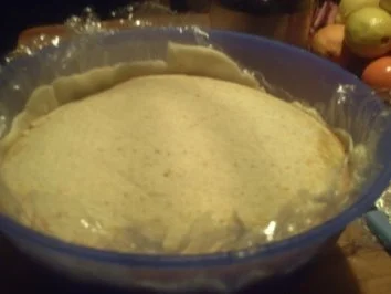 Rezept: Torten: Weihnachtstorte mit Walnuss-Sahne und Marzipan Bild Nr. 5 Torten: Weihnachtstorte mit Walnuss-Sahne und Marzipan - Rezept - Bild Nr. 5