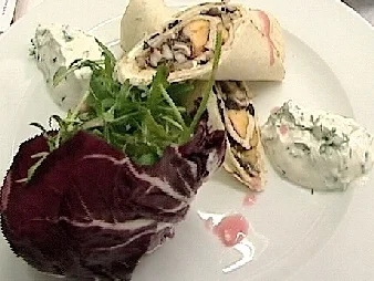 Teigwickel mit Pilzfüllung und Kräuterquark - Rezept