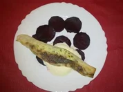 Rezept: Rote-Bete-Carpaccio, Zigarre vom Ziegenkäse, Meeretticheis Rote-Bete-Carpaccio, Zigarre vom Ziegenkäse, Meeretticheis - Rezept