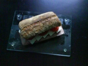 Frühstück: Walnussciabatta mit Burgunderschinken - Rezept