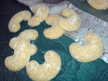 Rezept: Vanillekipfel Bild Nr. 2 Vanillekipfel - Rezept - Bild Nr. 2