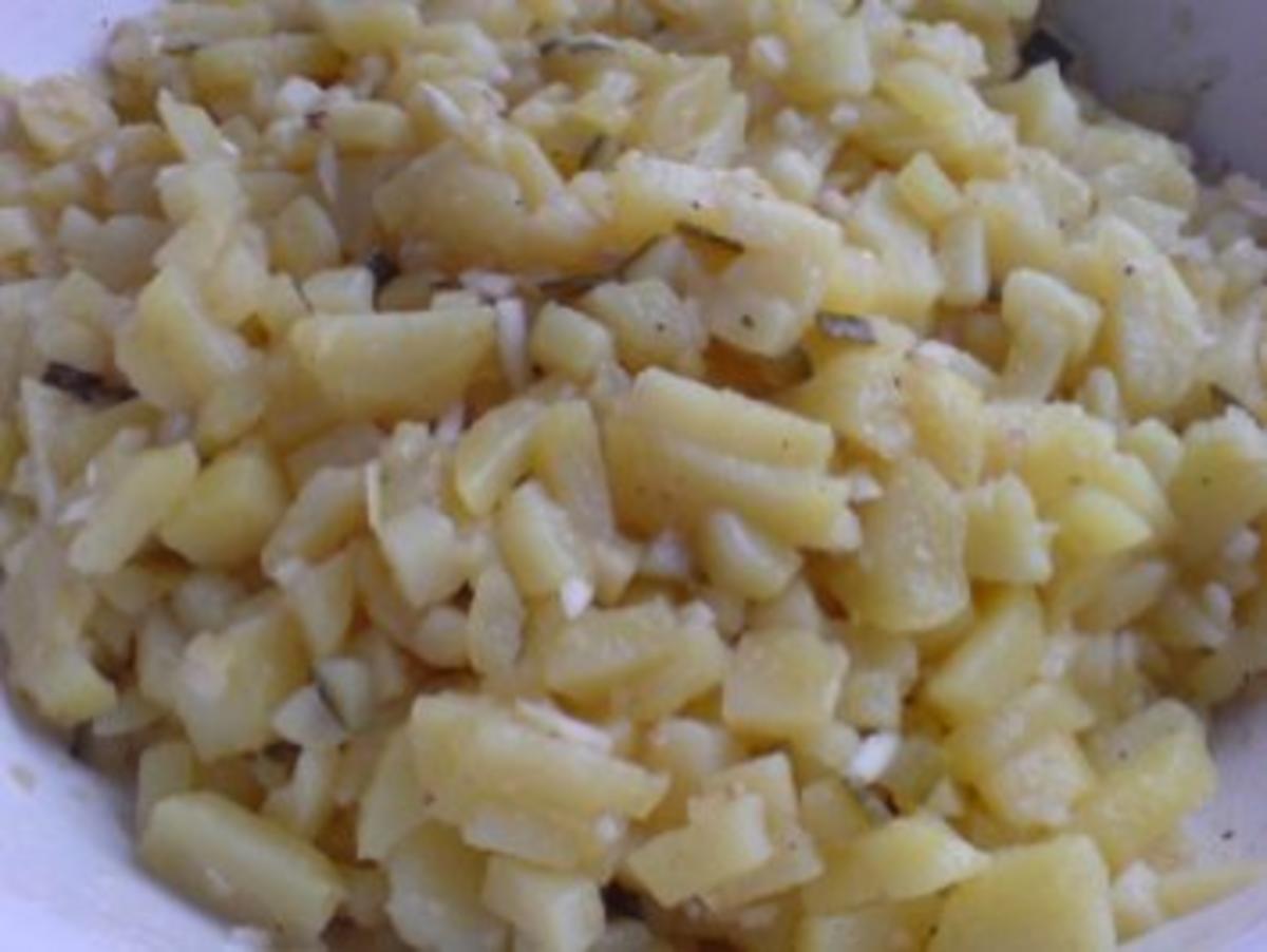 Heiligaben traditionell mit Kartoffelsalat und Würstchen - Rezept - Bild Nr. 9