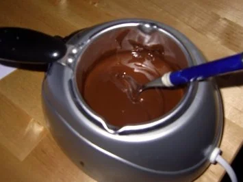 Rezept: Schokoladenmousse "Tricolor" mit marinierten Orangen Bild Nr. 10 Schokoladenmousse "Tricolor" mit marinierten Orangen - Rezept - Bild Nr. 10