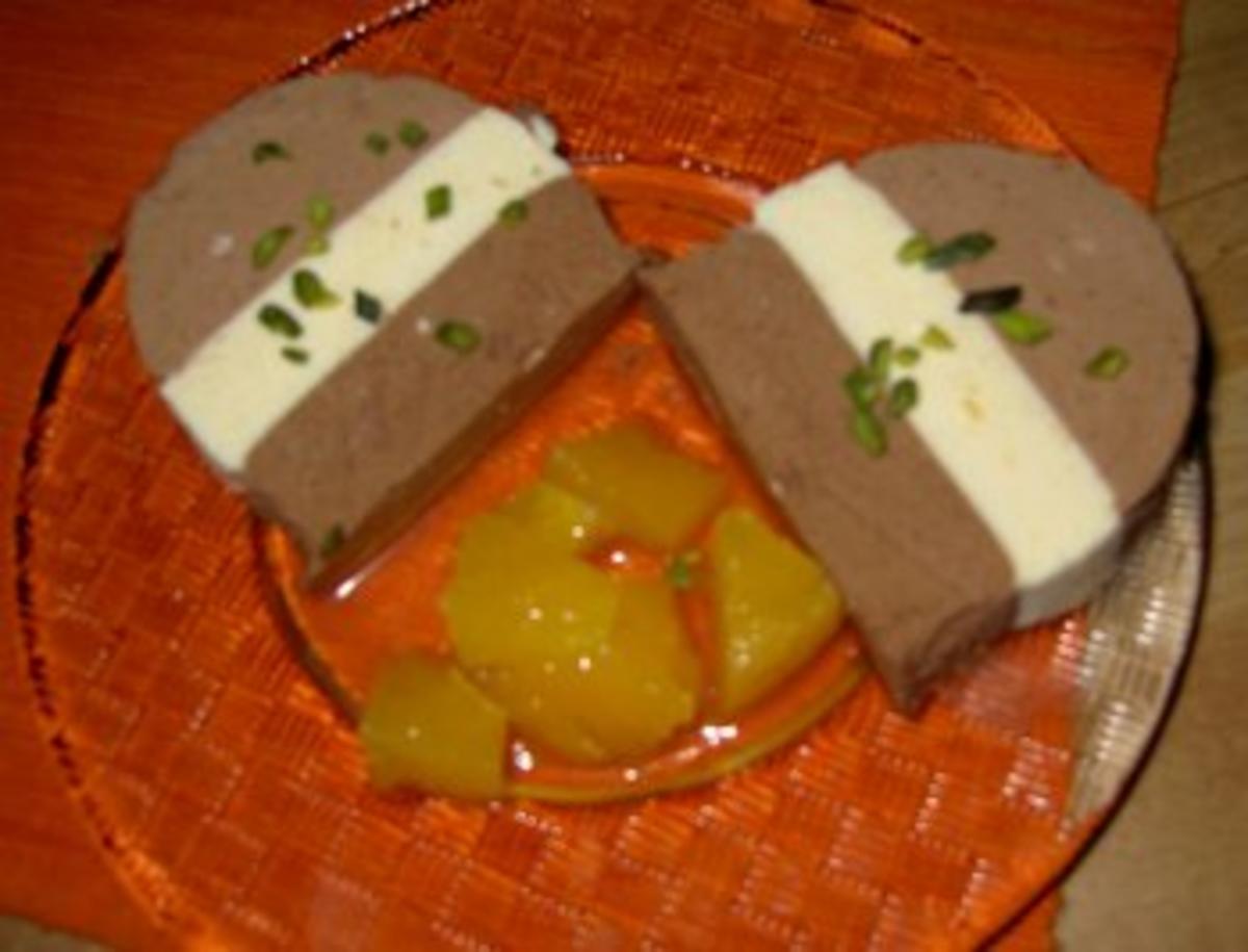 Schokoladenmousse "Tricolor" mit marinierten Orangen - Rezept