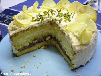 Rezept: Zitronensahnetorte Bild Nr. 2 Zitronensahnetorte - Rezept - Bild Nr. 2