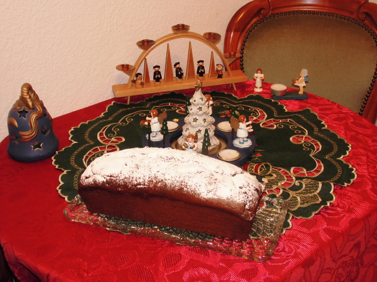 Rezept: Glühwein-Gewürzkuchen Bild Nr. 2 Glühwein-Gewürzkuchen - Rezept - Bild Nr. 2