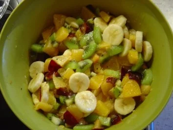 Obstsalat mit verschiedenen Serviermöglichkeiten.. - Rezept - Bild Nr. 6