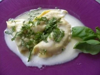 Rezept: Ravioli mit Flusskrebsen an Champagnersoße Ravioli mit Flusskrebsen an Champagnersoße - Rezept