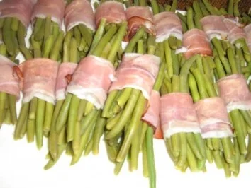 Rezept: Speckbohnenpäckchen Bild Nr. 2 Speckbohnenpäckchen - Rezept - Bild Nr. 2