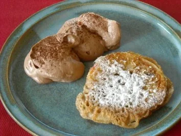 Rezept: Apfelküchle mit Schokosahne Bild Nr. 2 Apfelküchle mit Schokosahne - Rezept - Bild Nr. 2