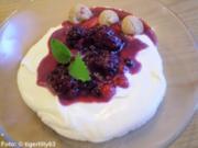 Weihnachtliche Mascarpone-Mousse mit gemischten Beeren - Rezept