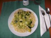 Spaghetti mit Lauch-Zucchini-Soße - Rezept