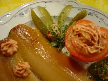 Rezept: Für das Silvester-Bufett....Brados = Lachshering-Filet geräuchert und gesalzen mit feiner Creme Für das Silvester-Bufett....Brados = Lachshering-Filet geräuchert und gesalzen mit feiner Creme - Rezept