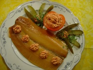Rezept: Für das Silvester-Bufett....Brados = Lachshering-Filet geräuchert und gesalzen mit feiner Creme Bild Nr. 2 Für das Silvester-Bufett....Brados = Lachshering-Filet geräuchert und gesalzen mit feiner Creme - Rezept - Bild Nr. 2