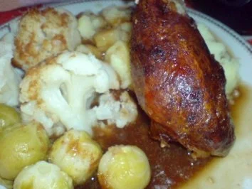 Rezept: Pute mit Apfel-Rosinen-Füllung Bild Nr. 2 Pute mit Apfel-Rosinen-Füllung - Rezept - Bild Nr. 2