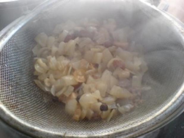 Pute mit Apfel-Rosinen-Füllung - Rezept - kochbar.de
