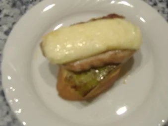 Montadito mit Schweinelende und Brie - Rezept