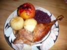 Gans auf Klassische Art mit Bratapfel - Rezept