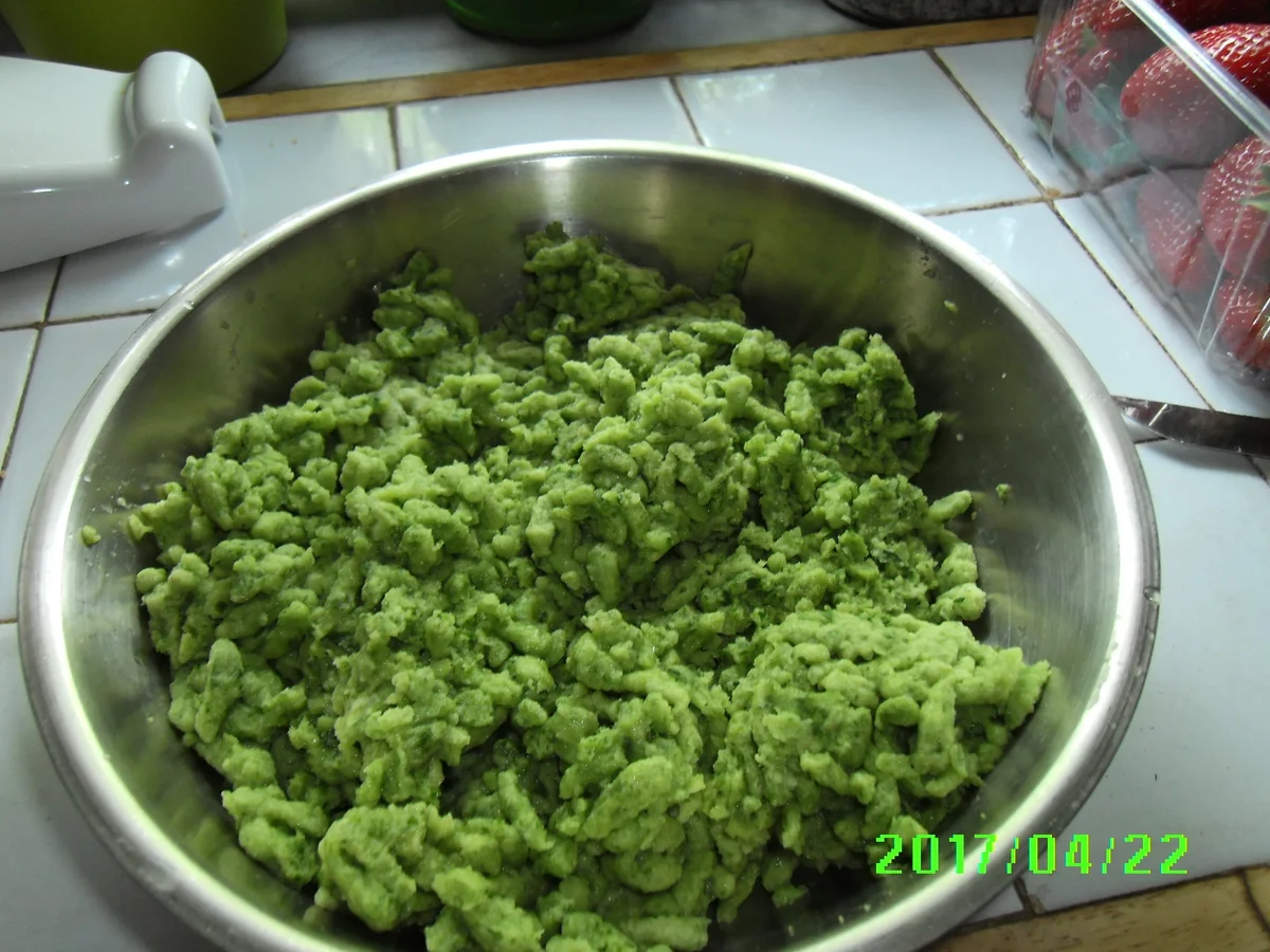 Rezept: Bärlauchspätzle Bild Nr. 2 Bärlauchspätzle - Rezept - Bild Nr. 2