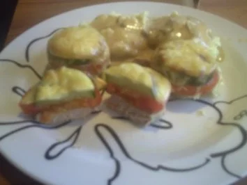 Mittagessen: Schweinlendchen überbacken, dazu Kartoffelpürree und Champignoncreme-Soße - Rezept - Bild Nr. 2