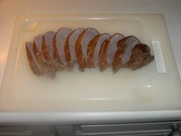 Schweinelende gefüllt mit Zwiebel - Sahne - Sauce - Rezept - Bild Nr. 2