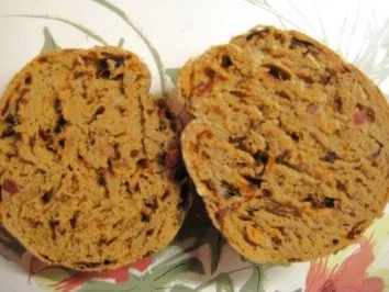 Rezept: Roggenmisch Brötchen mit Bacon - Würfel und Röstzwiebel Roggenmisch Brötchen mit Bacon - Würfel und Röstzwiebel - Rezept