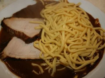 Schweinebraten mit Spätzle - Rezept