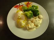 Lachs mit Kräuterfrischkäse-Soße - Rezept