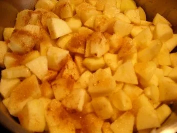 Rezept: Gedeckte Apfeltorte - Wintervariante Bild Nr. 3 Gedeckte Apfeltorte - Wintervariante - Rezept - Bild Nr. 3