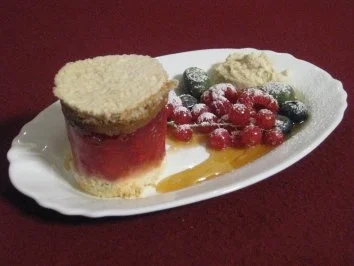 Rezept: Geeiste Tiramisu-Törtchen Geeiste Tiramisu-Törtchen - Rezept