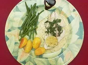 Rezept: Dorade auf Senfsoße mit Keniabohnen und Ibiza-Kartoffeln Dorade auf Senfsoße mit Keniabohnen und Ibiza-Kartoffeln - Rezept